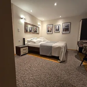 https://pokoje-bardzo-gocinne.karpacz-hotel.com
